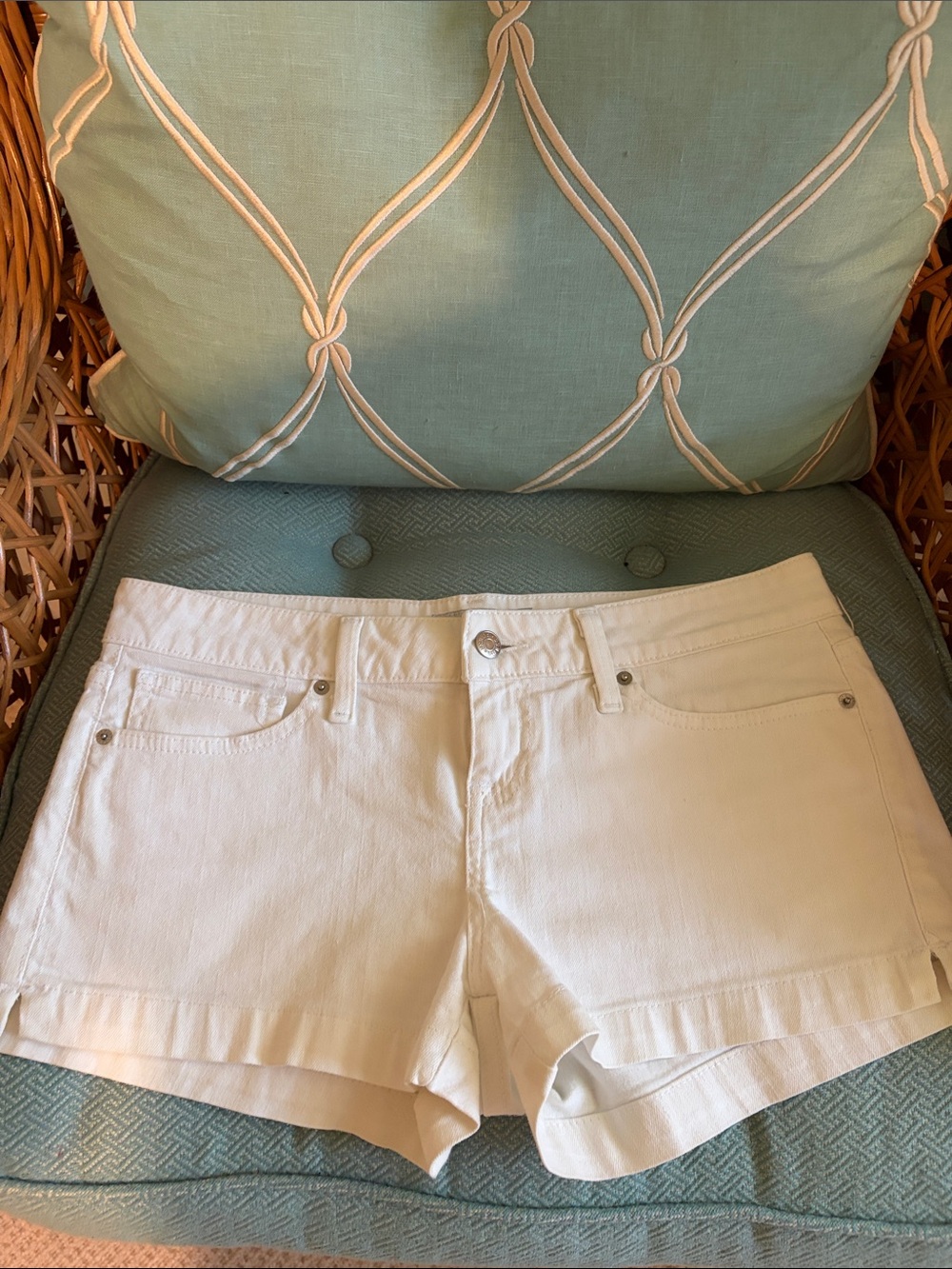Guess Women’s White Cotton Short Shorts